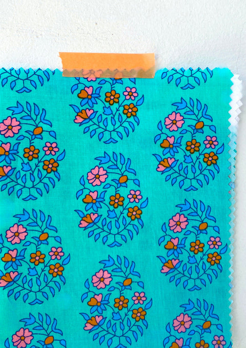 Coton imprimé 6M Shalin vert d'eau avec des motifs fleuris