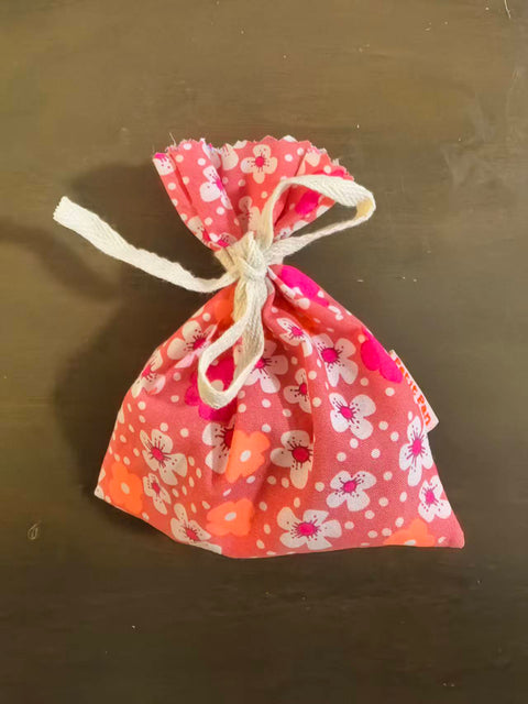 Favour pouches
